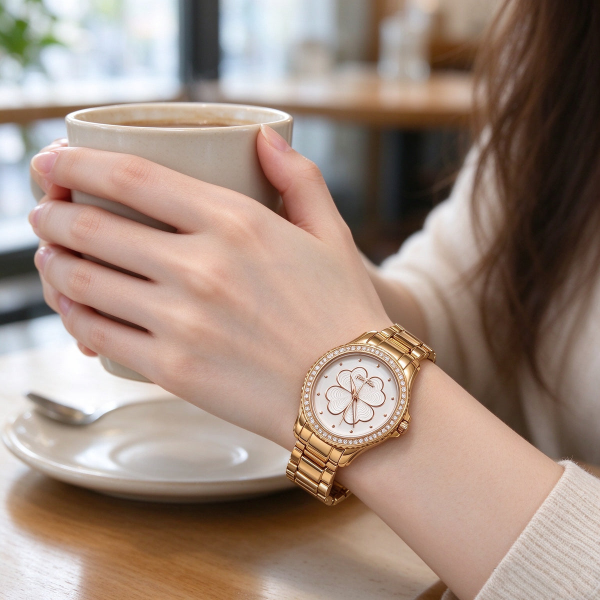 Folli Follie Golden Women’s Wrist Watch, White Clover Dial with Crystal Studded Bezel, Gold Stainless Steel Bracelet Analog Watch for Ladies